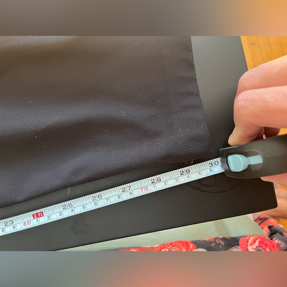 Lululemon Commission pants 32 X 30 - Picture 4 of 4